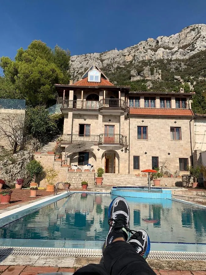 Villa Celaj “The Castle” Kruje